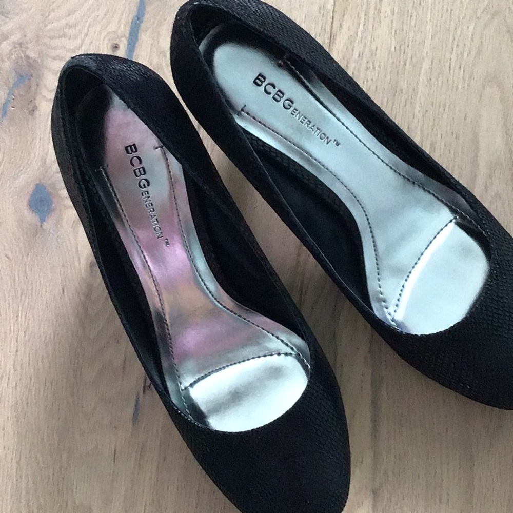 BCBG black Pumps
